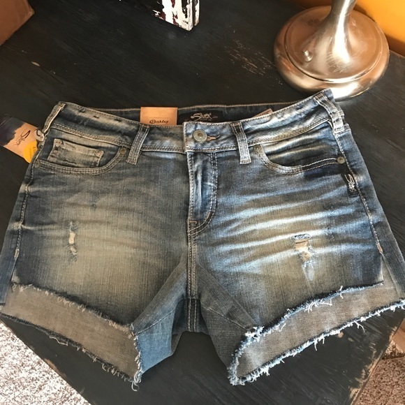 NWT Silver Jeans 👖 Berkley Shorts 29 - Picture 2 of 6